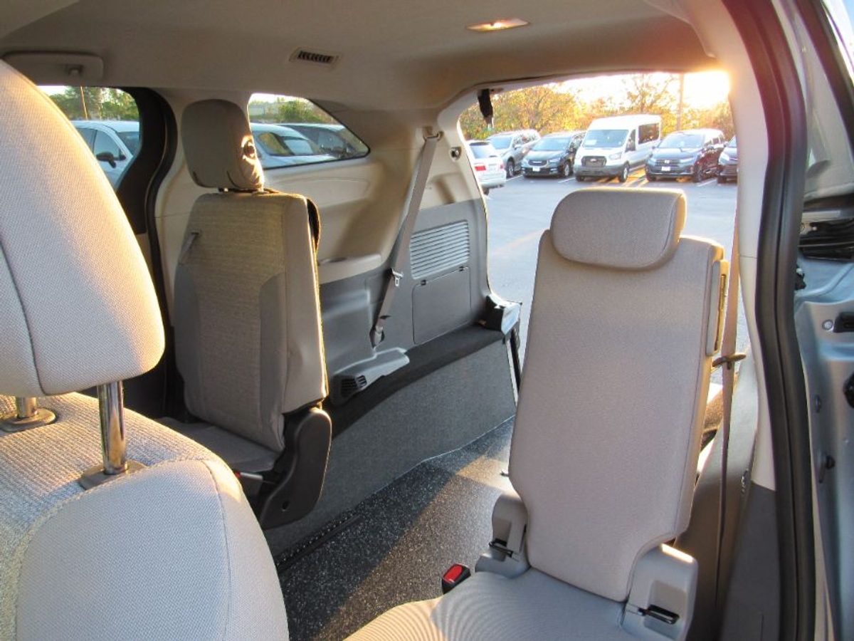 2024 TOYOTA SIENNA - Image 12