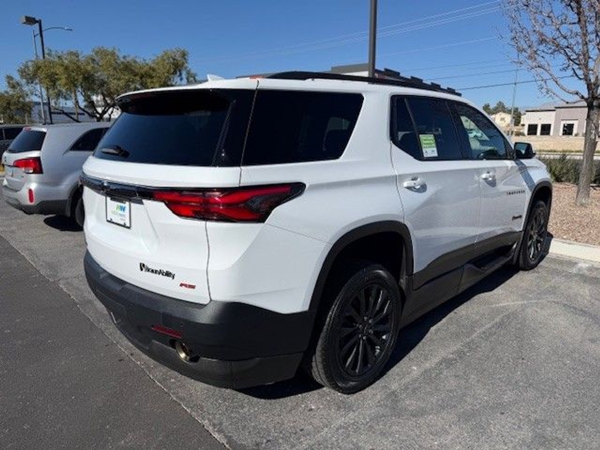 2022 CHEVROLET TRAVERSE - Image 11