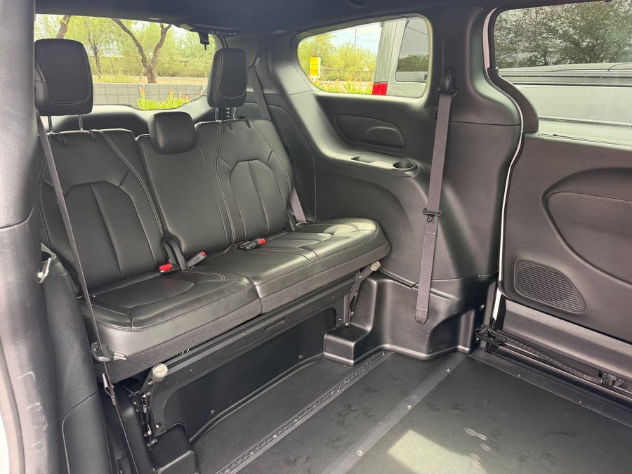 Used 2025 Chrysler Pacifica Select Safety - BraunAbility Side Entry In Floor Automatic Ramp
