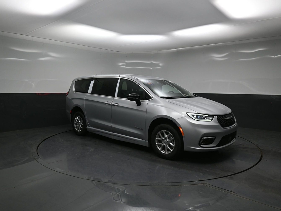 New 2026 Chrysler Pacifica Select Safety - BraunAbility Side Entry Entry Fold Out Automatic Ramp