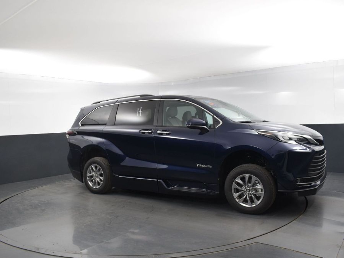 2025 TOYOTA SIENNA - Image 18