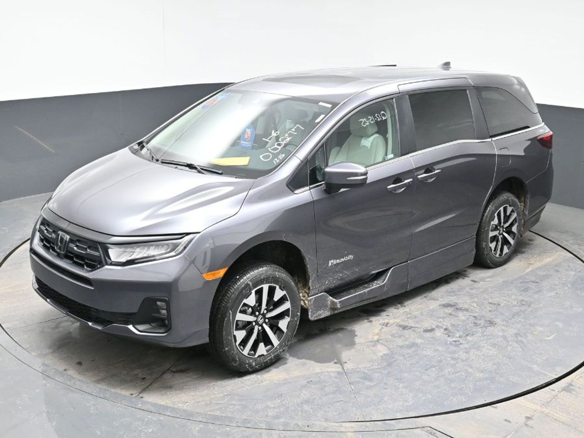 Grey Honda Odyssey image number 22