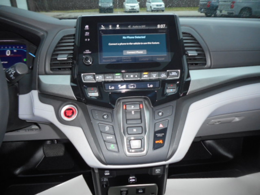 Silver Honda Odyssey image number 14