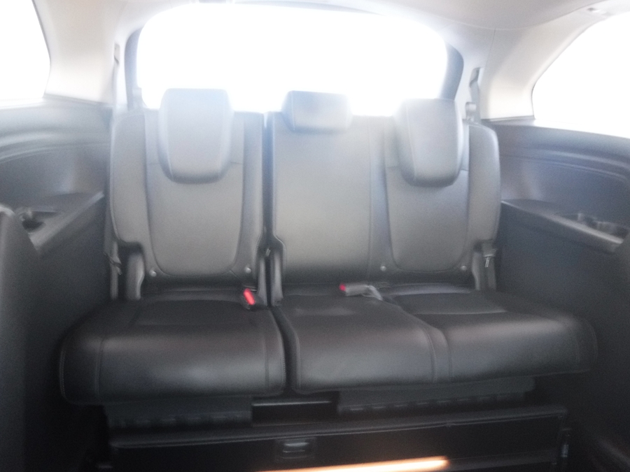 Grey Honda Odyssey image number 17