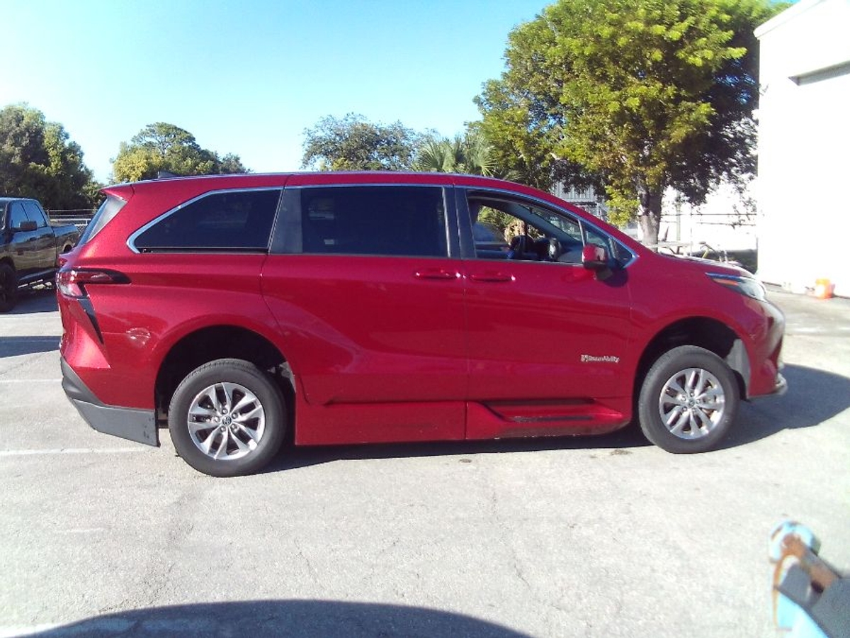 2022 TOYOTA SIENNA - Image 8