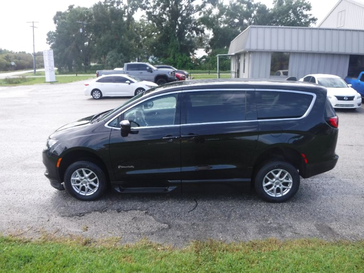 2023 CHRYSLER VOYAGER - Image 6
