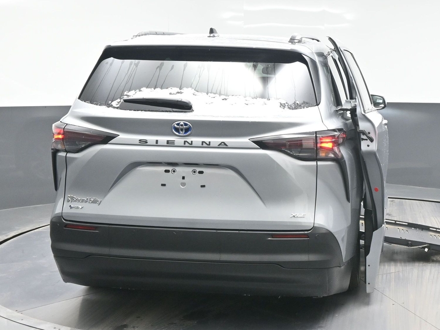 New 2025 Toyota Sienna Hybrid XLE Plus - BraunAbility Side Entry Entry Fold Out Automatic Ramp
