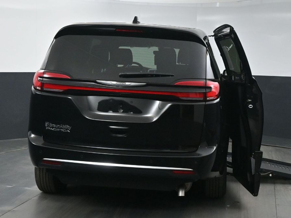 2025 CHRYSLER PACIFICA - Image 6