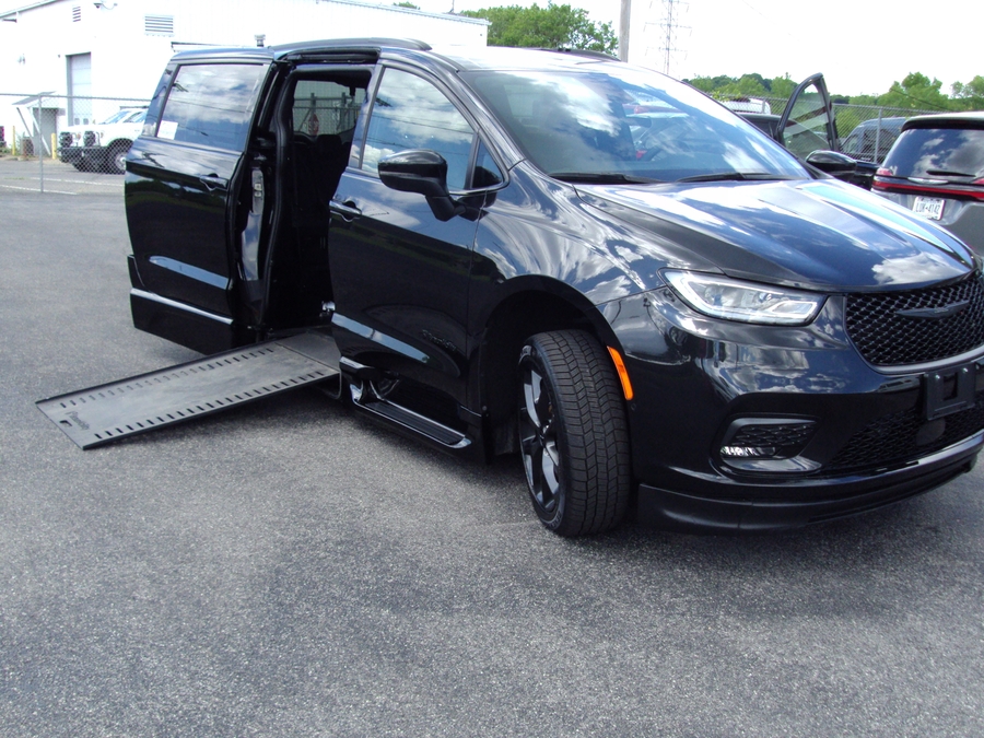 Used 2023 Chrysler Pacifica Touring L Sport - BraunAbility Side Entry In Floor Automatic Ramp
