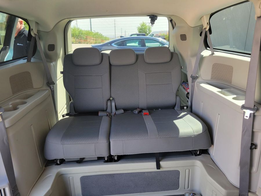 Used 2009 Chrysler Town and Country LX - BraunAbility Side Entry Entry Fold Out Automatic Ramp