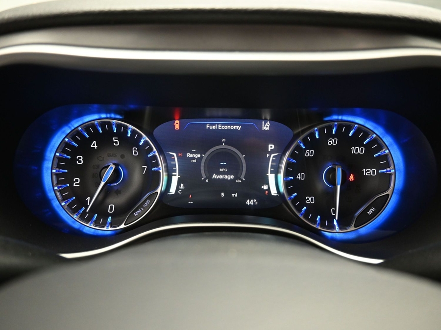 New 2025 Chrysler Pacifica Select Safety - BraunAbility Side Entry Entry Fold Out Automatic Ramp