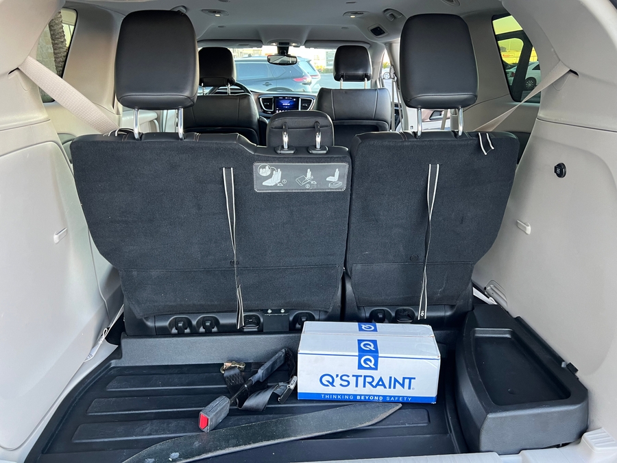 Used 2017 Chrysler Pacifica Touring L - VMI Side Entry Entry In Floor Automatic Ramp