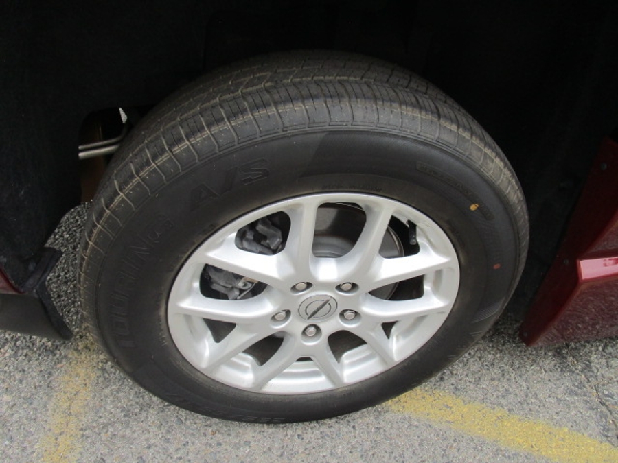 Used 2021 Chrysler Voyager LXi - BraunAbility Side Entry Entry Fold Out Automatic Ramp