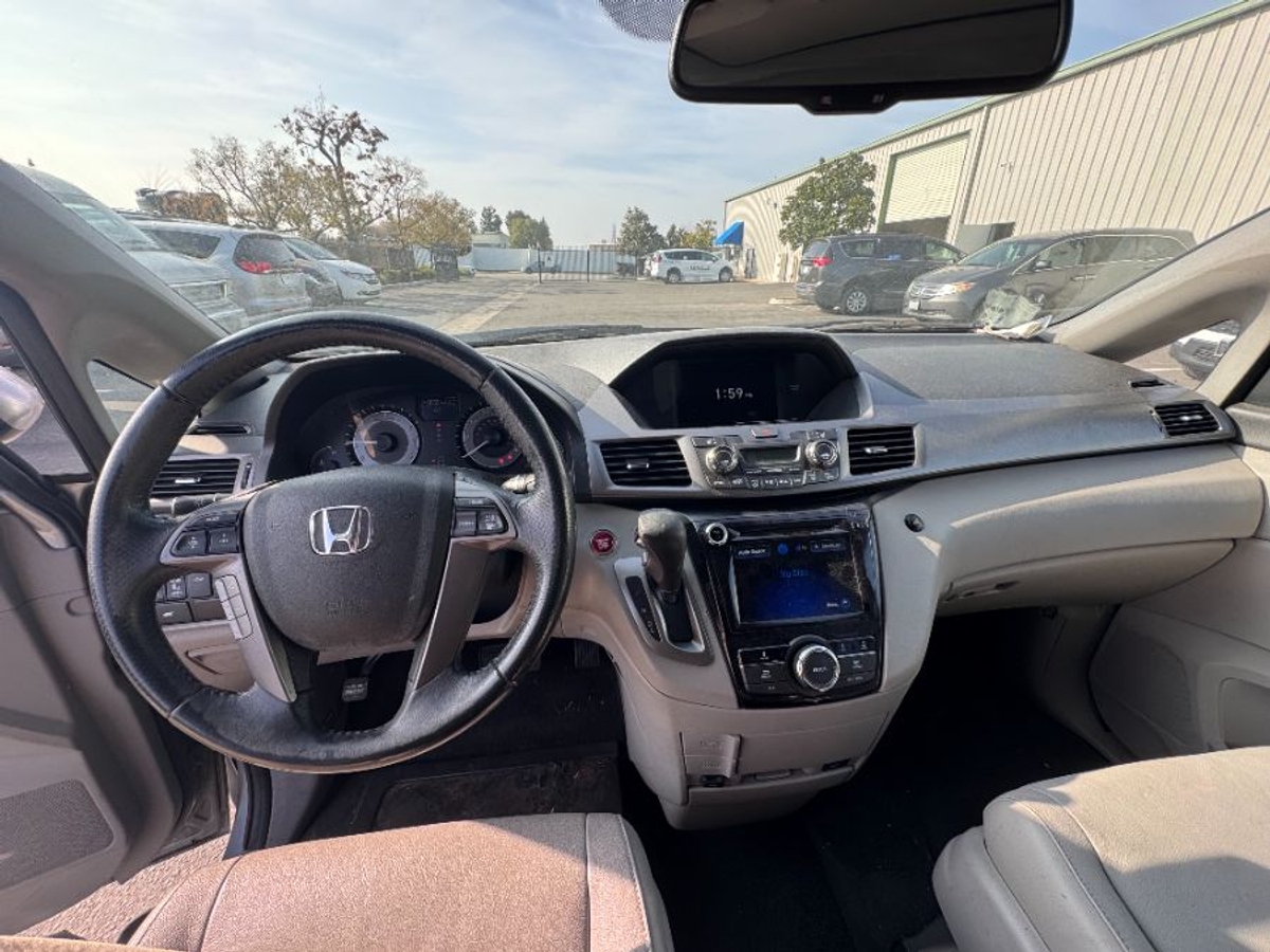 2017 HONDA ODYSSEY - Image 2