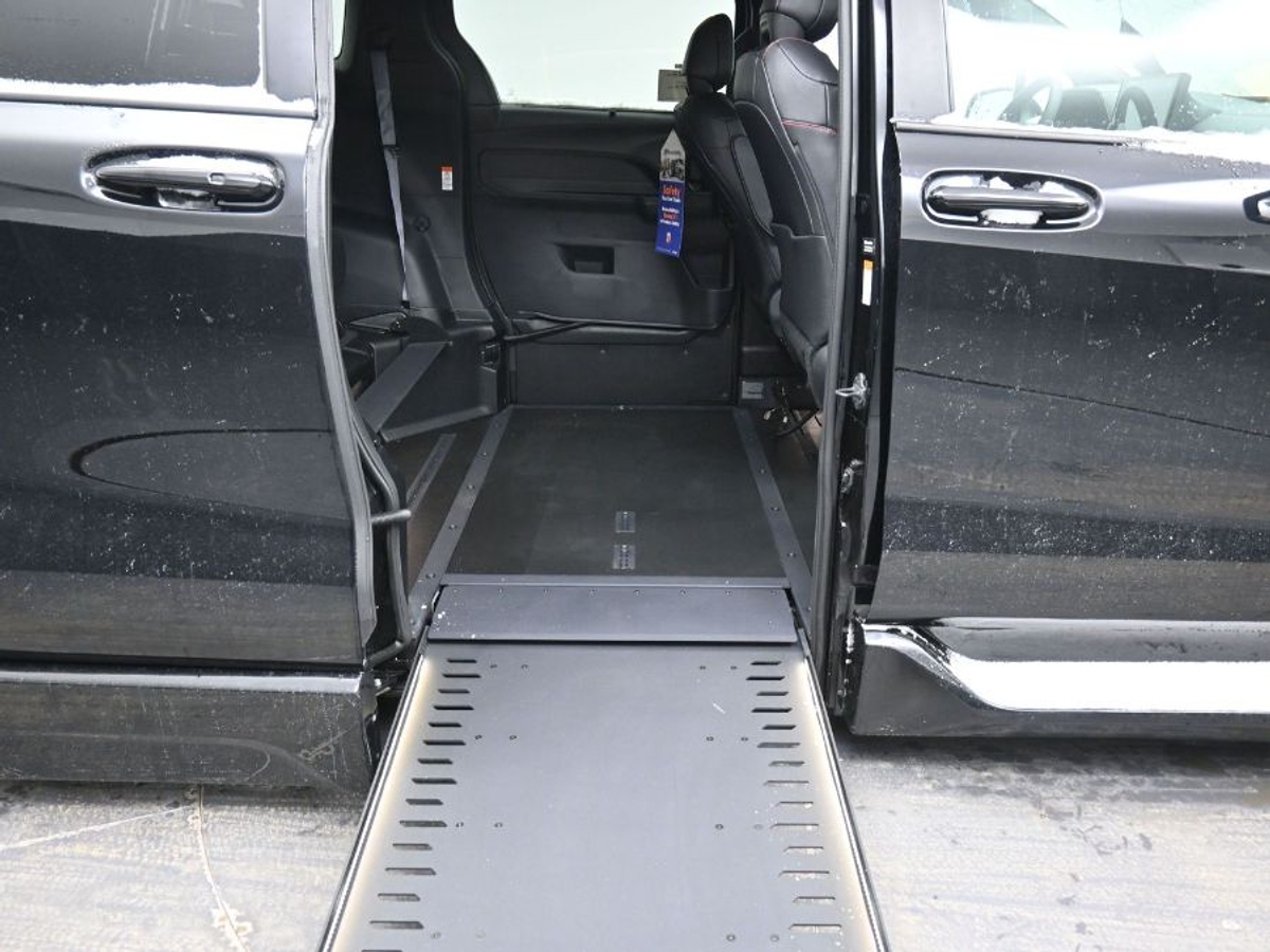 Black Toyota Sienna image number 11