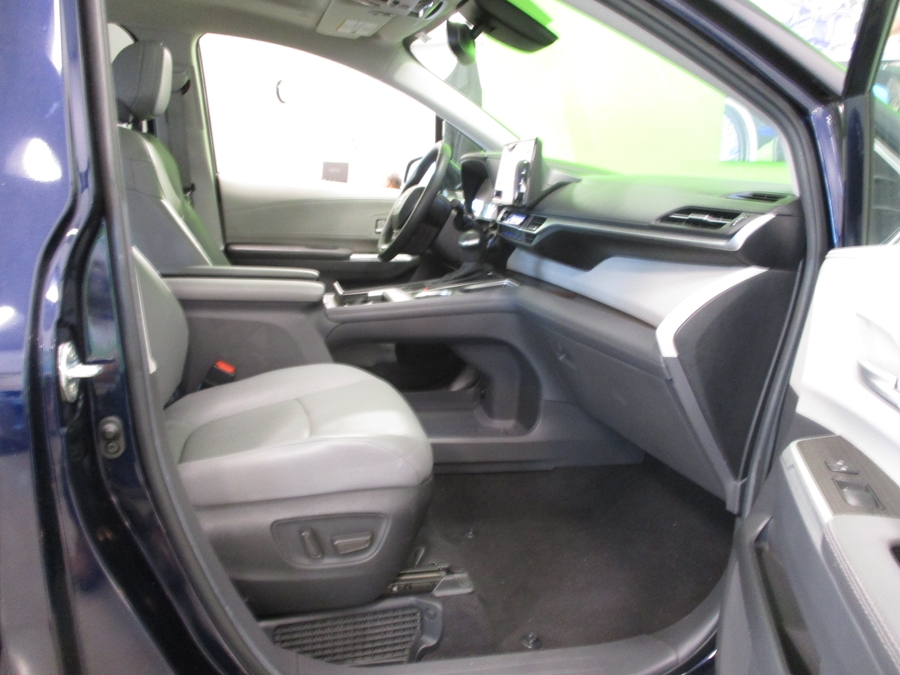 2024 TOYOTA SIENNA - Image 17
