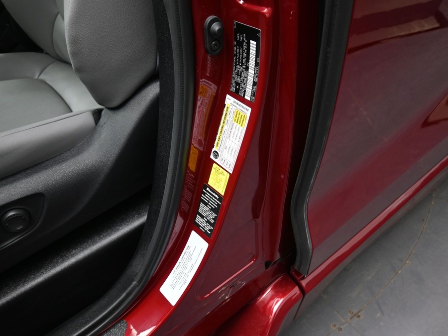 New 2026 Toyota Sienna Hybrid XLE Add - BraunAbility Side Entry Entry In Floor Automatic Ramp