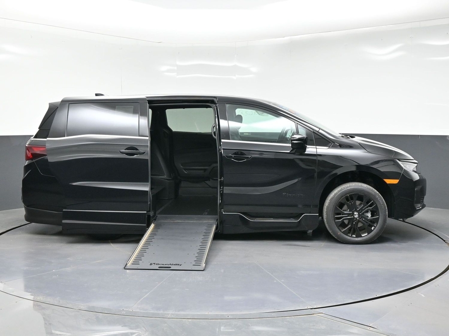 New 2026 Honda Odyssey Sport - BraunAbility Side Entry Entry In Floor Automatic Ramp