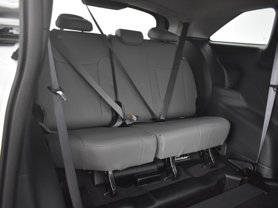 New 2025 Toyota Sienna Hybrid XLE Base - BraunAbility Side Entry Entry Fold Out Automatic Ramp