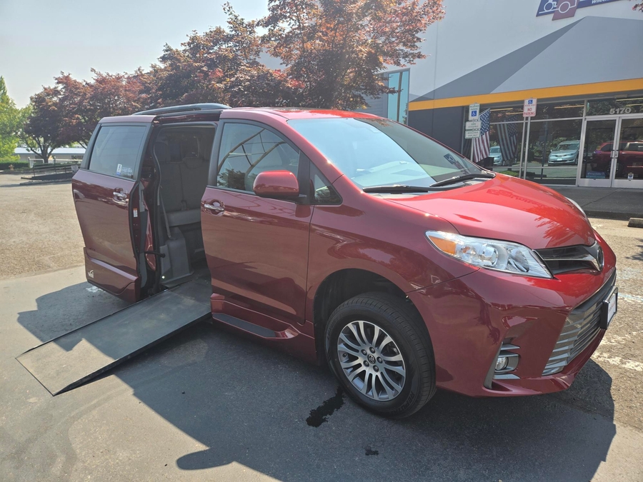 Used 2020 Toyota Sienna XLE - VMI Side Entry In Floor Automatic Ramp