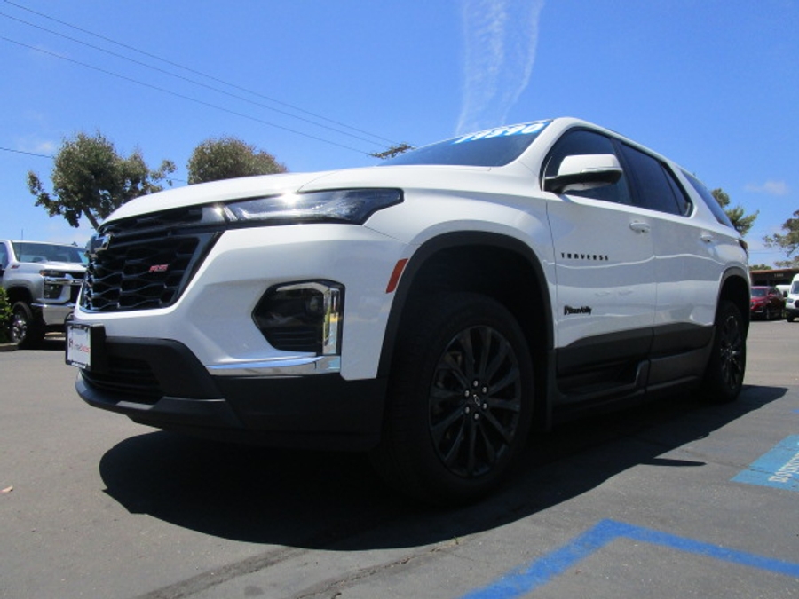 Used 2023 Chevrolet Traverse RS - BraunAbility Side Entry Entry In Floor Automatic Ramp