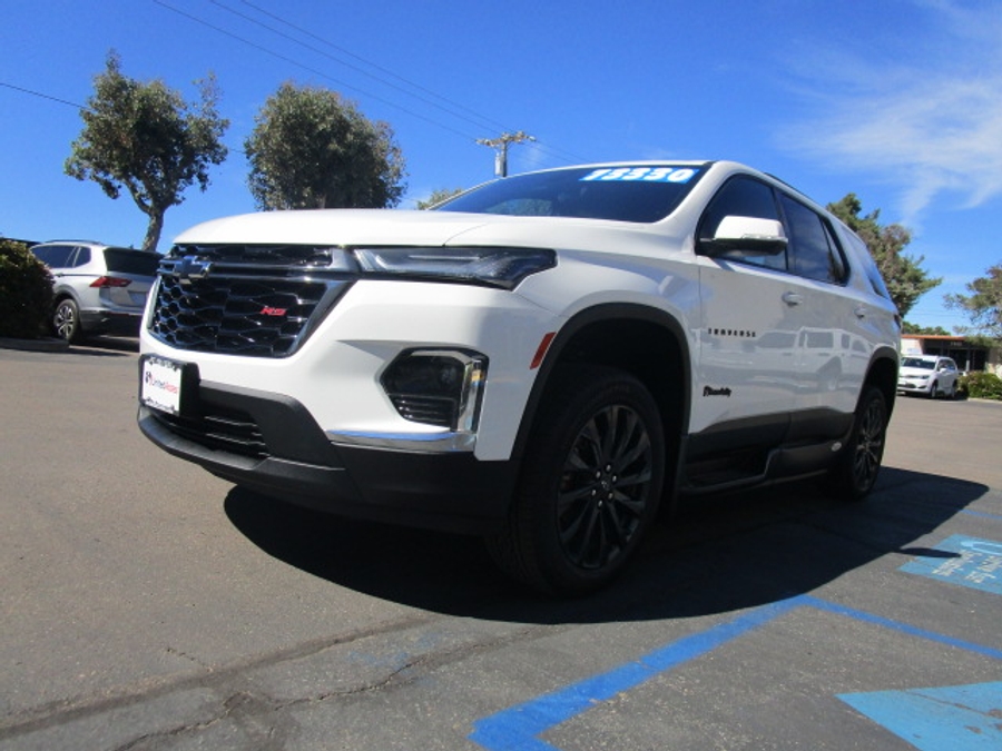 Used 2023 Chevrolet Traverse 2LT RS - BraunAbility Side Entry Entry In Floor Automatic Ramp