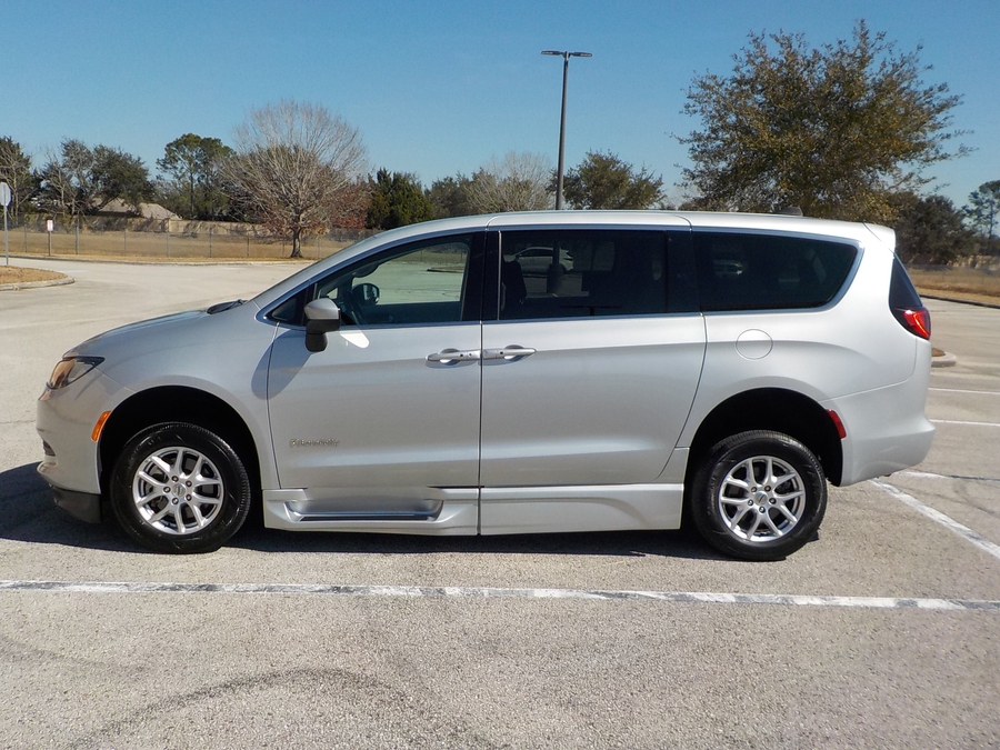 2023 CHRYSLER VOYAGER - Image 23
