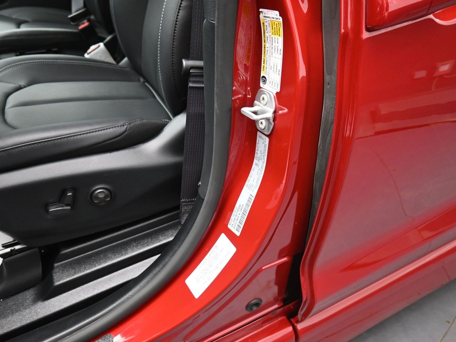 Red Chrysler Pacifica image number 13
