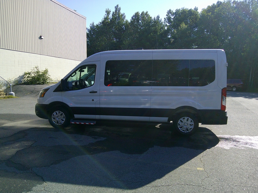 White Ford T350 image number 8