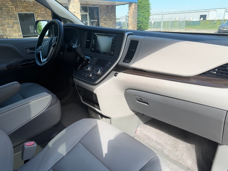 Used 2020 Toyota Sienna XLE - VMI Side Entry In Floor Automatic Ramp