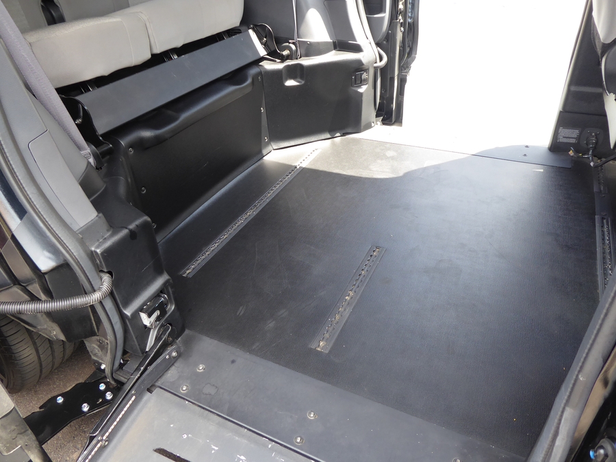 Used 2024 Toyota Sienna Hybrid LE Base - BraunAbility Side Entry Fold Out Automatic Ramp
