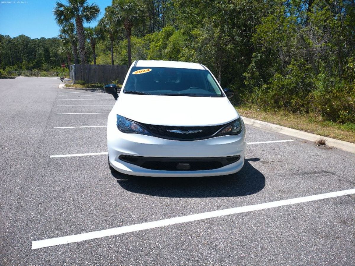 2024 CHRYSLER VOYAGER - Image 2