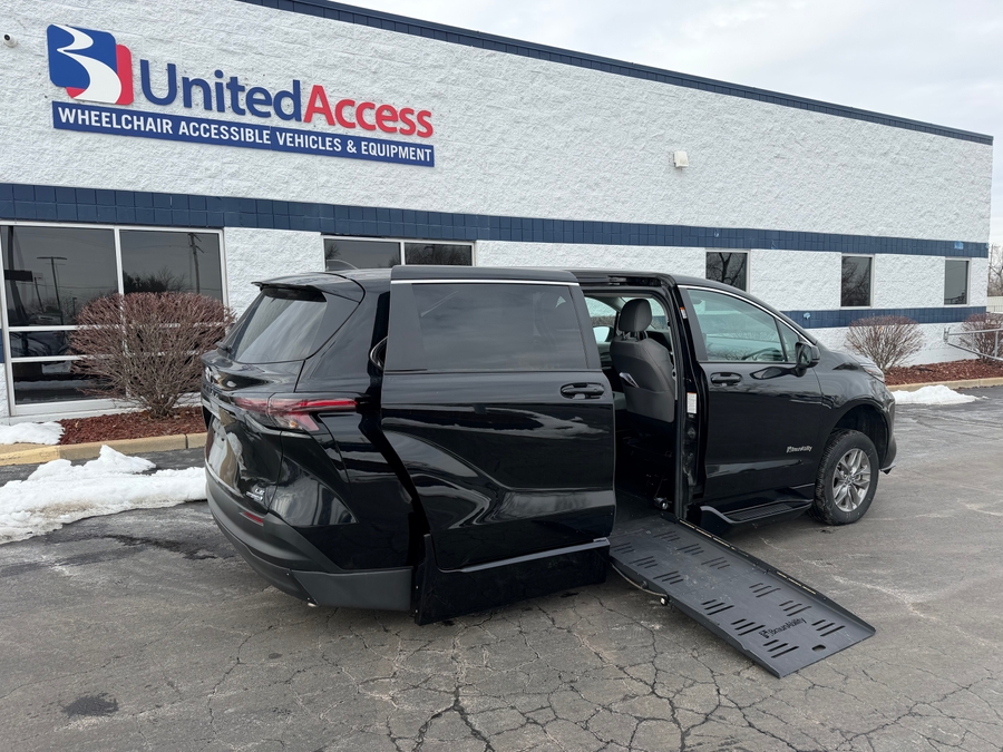 Used 2024 Toyota Sienna Hybrid LE - BraunAbility Side Entry Entry Fold Out Automatic Ramp