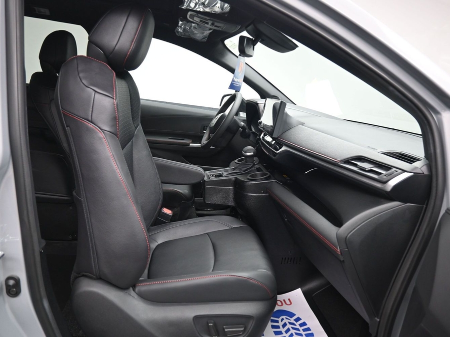 New 2026 Toyota Sienna Hybrid XSE Sport - BraunAbility Side Entry Fold Out Automatic Ramp
