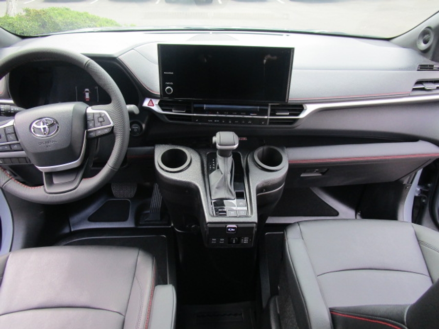 New 2026 Toyota Sienna Hybrid XSE Sport - BraunAbility Side Entry In Floor Automatic Ramp