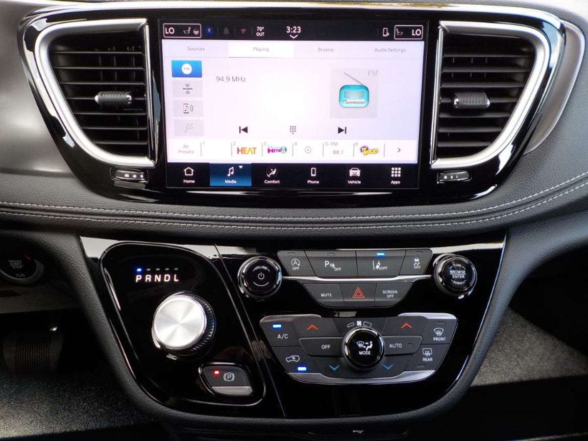 Red Chrysler Pacifica image number 10