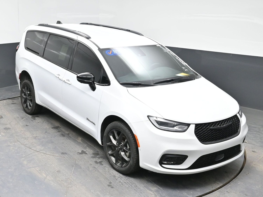 Used 2024 Chrysler Pacifica Touring L - BraunAbility Rear Entry Entry Fold Out Manual Ramp