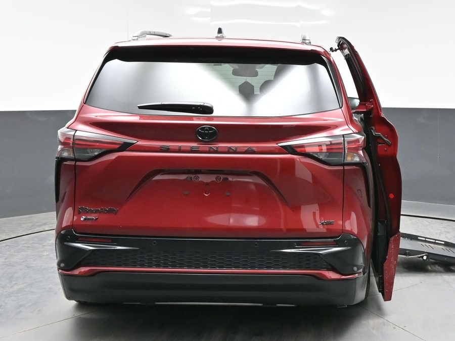 New 2026 Toyota Sienna Hybrid XSE Sport - BraunAbility Side Entry Entry Fold Out Automatic Ramp