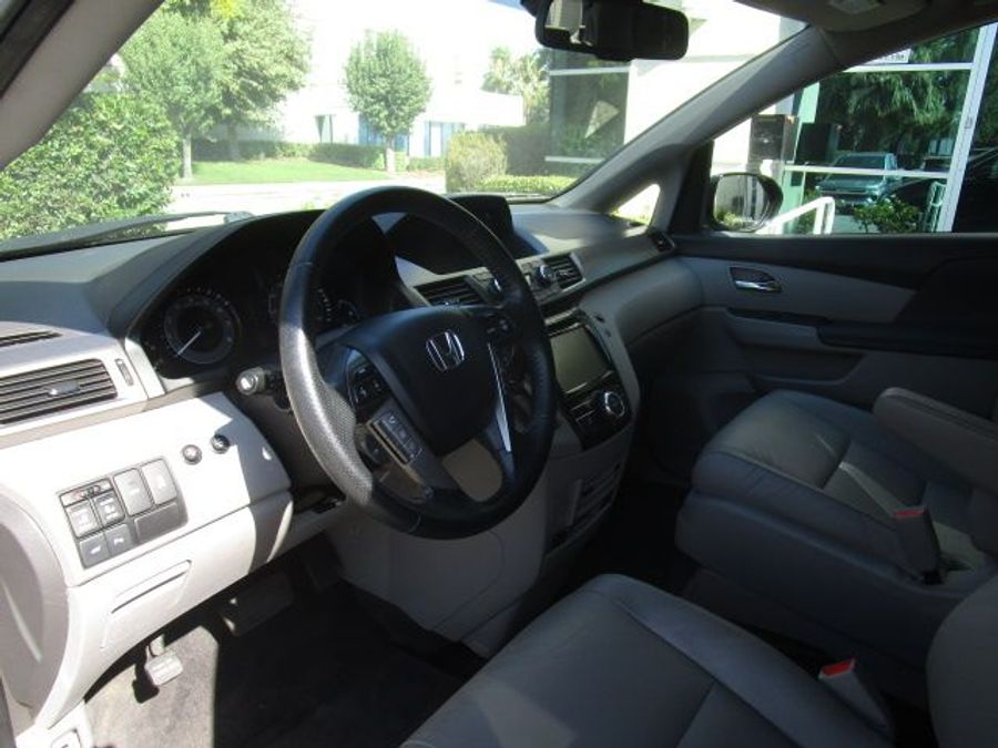 Used 2016 Honda Odyssey Touring - VMI Side Entry Entry In Floor Automatic Ramp