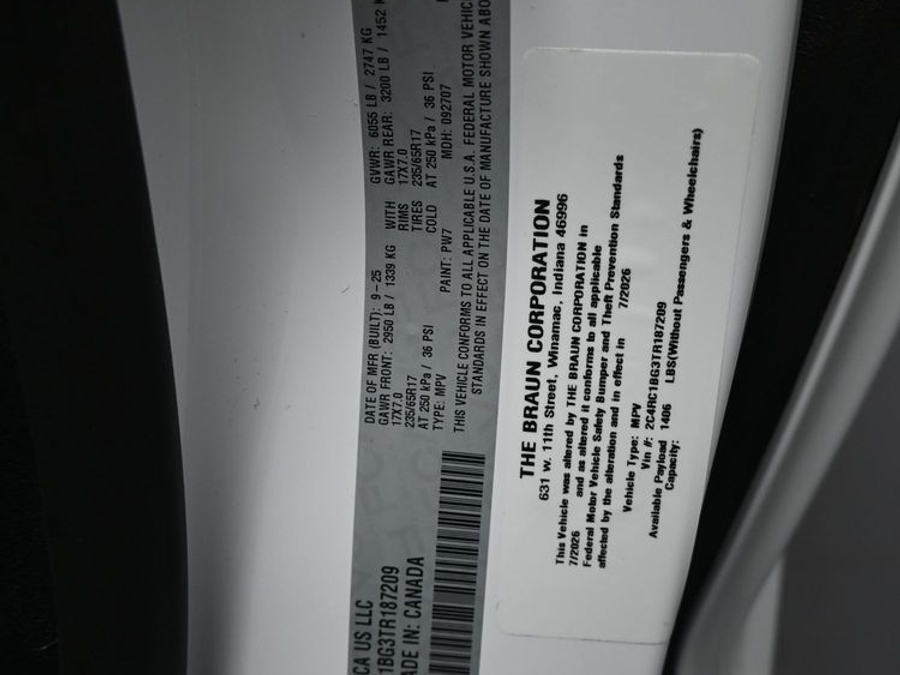 New 2026 Chrysler Pacifica Select Safety - BraunAbility Side Entry Fold Out Automatic Ramp