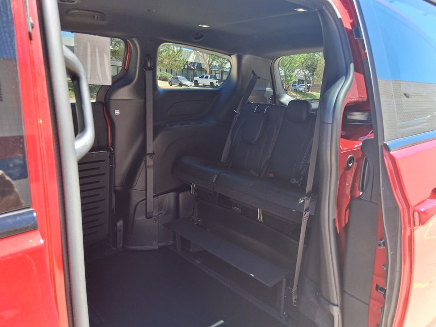 Red Chrysler Pacifica image number 29