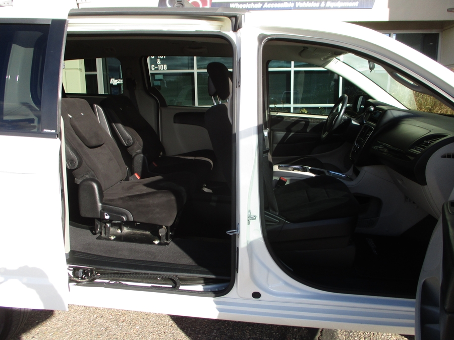 Used 2013 Dodge Grand Caravan SXT - BraunAbility Rear Entry Entry Fold Out Manual Ramp