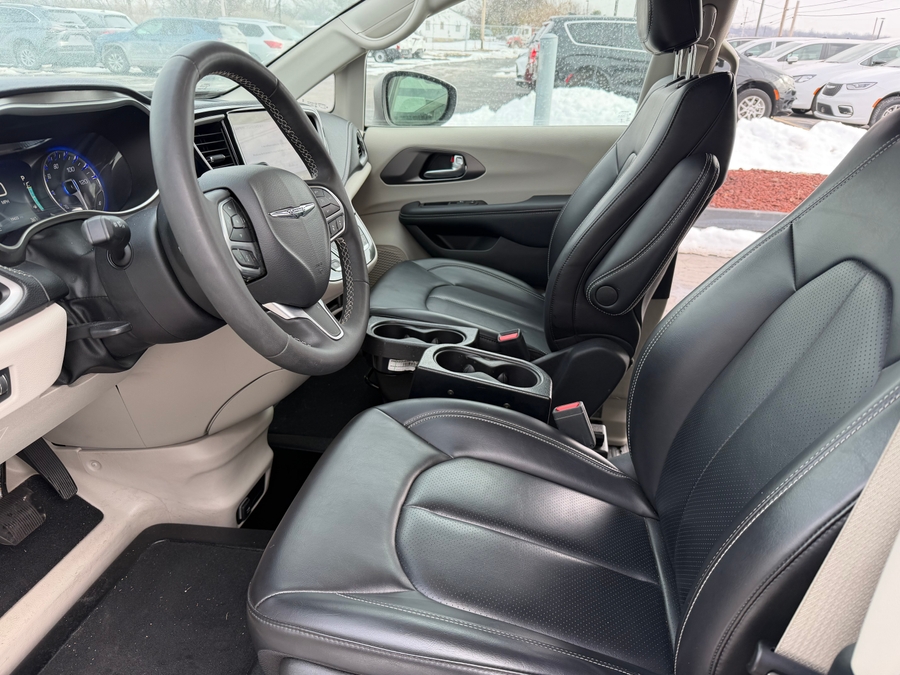 Used 2023 Chrysler Pacifica Touring L - BraunAbility Side Entry Entry Fold Out Automatic Ramp