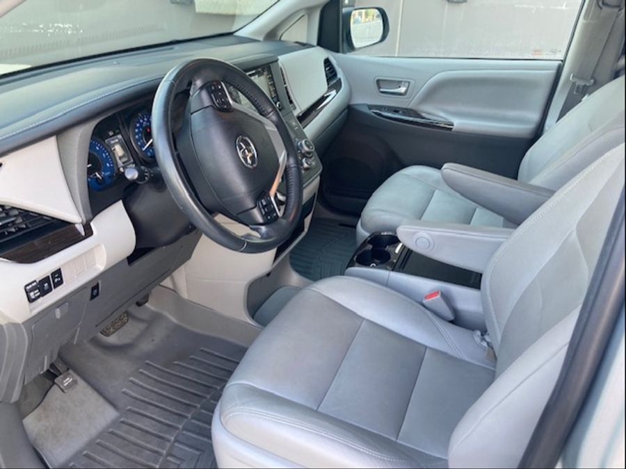 Used 2020 Toyota Sienna XLE - BraunAbility Rear Entry Fold Out Automatic Ramp
