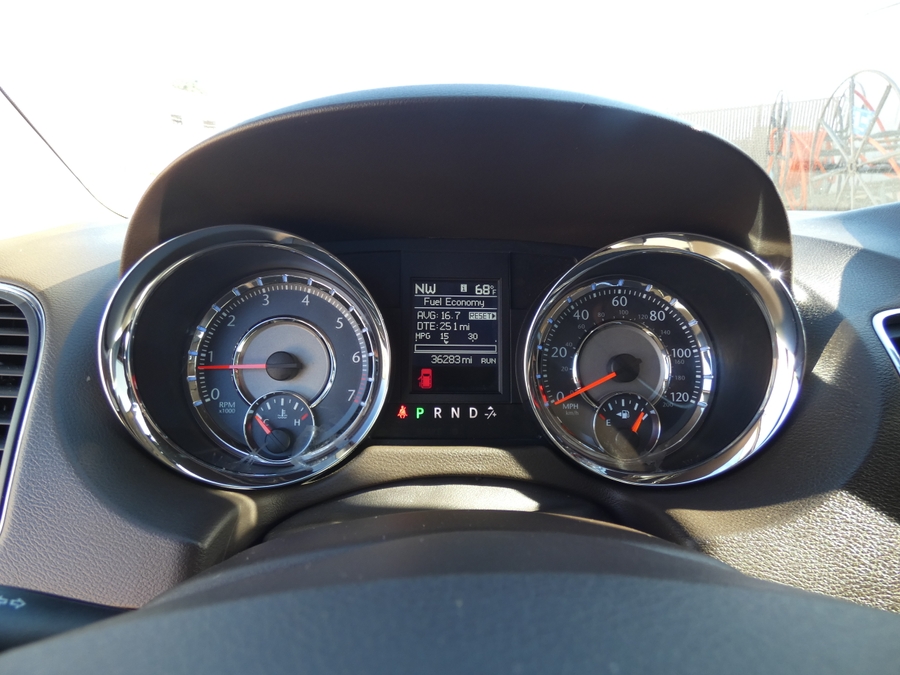  Chrysler Town and Country image number 1