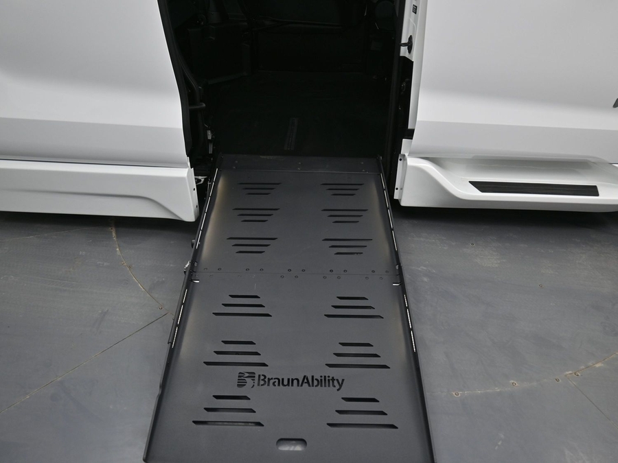 New 2026 Toyota Sienna Hybrid LE - BraunAbility Side Entry Entry Fold Out Automatic Ramp