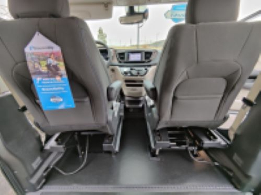 New 2025 Chrysler Voyager LX w QRT Max - BraunAbility Commercial Side Entry Entry Fold Out Manual Ramp