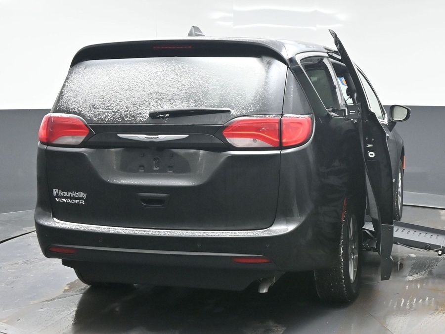 New 2026 Chrysler Voyager LX - BraunAbility Side Entry Entry Fold Out Manual Ramp