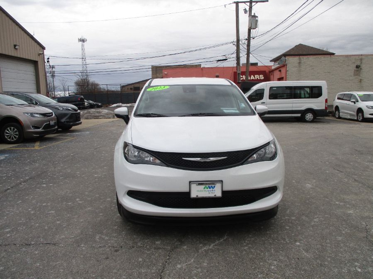 2023 CHRYSLER VOYAGER - Image 2