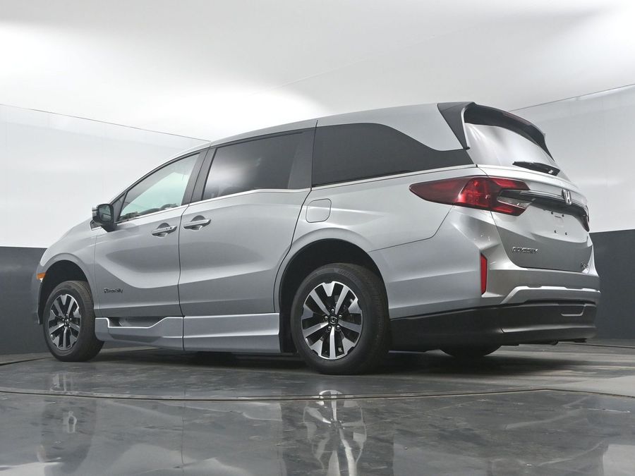New 2025 Honda Odyssey EX-L - BraunAbility Side Entry Entry In Floor Automatic Ramp